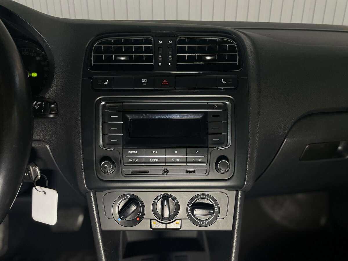 Купить Volkswagen Polo с пробегом. Фото: #15