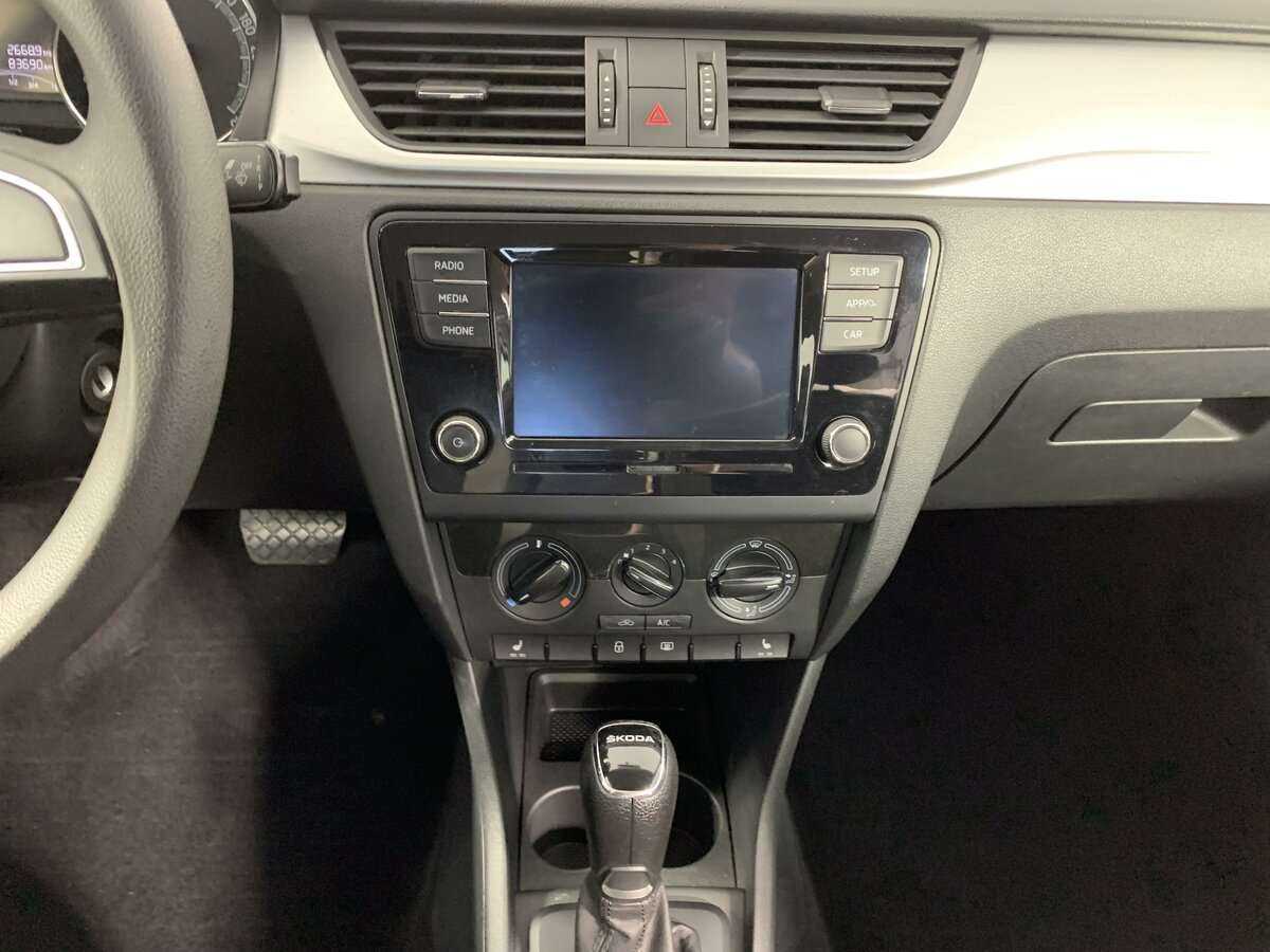 Купить Skoda Rapid с пробегом. Фото: #12