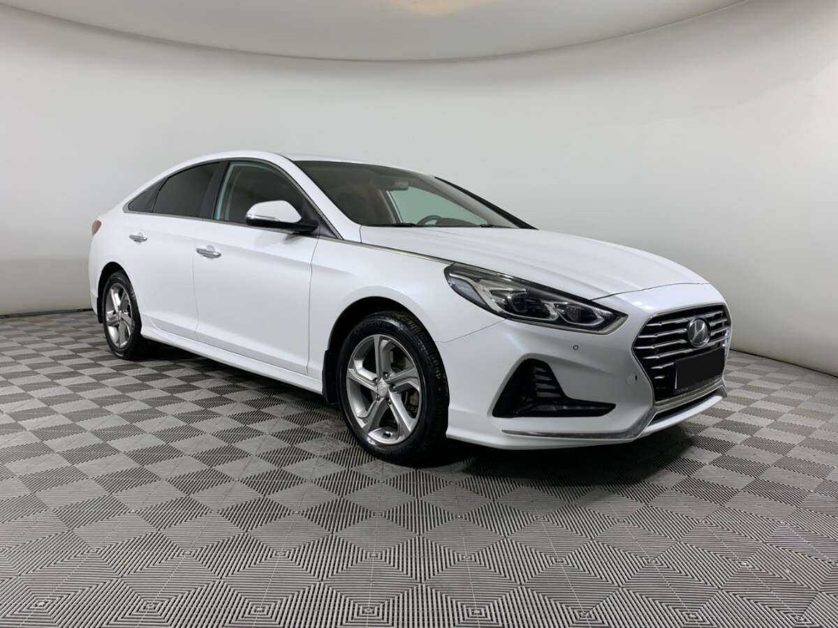 Купить Hyundai Sonata с пробегом. Фото: #2
