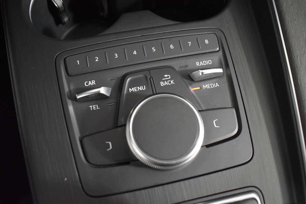 Купить Audi A4 с пробегом. Фото: #19