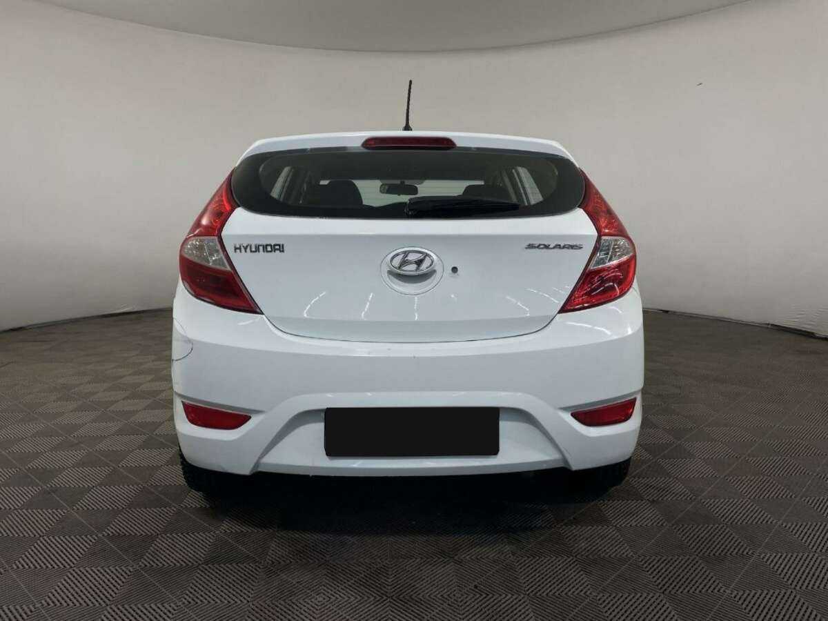 Купить Hyundai Solaris с пробегом. Фото: #2