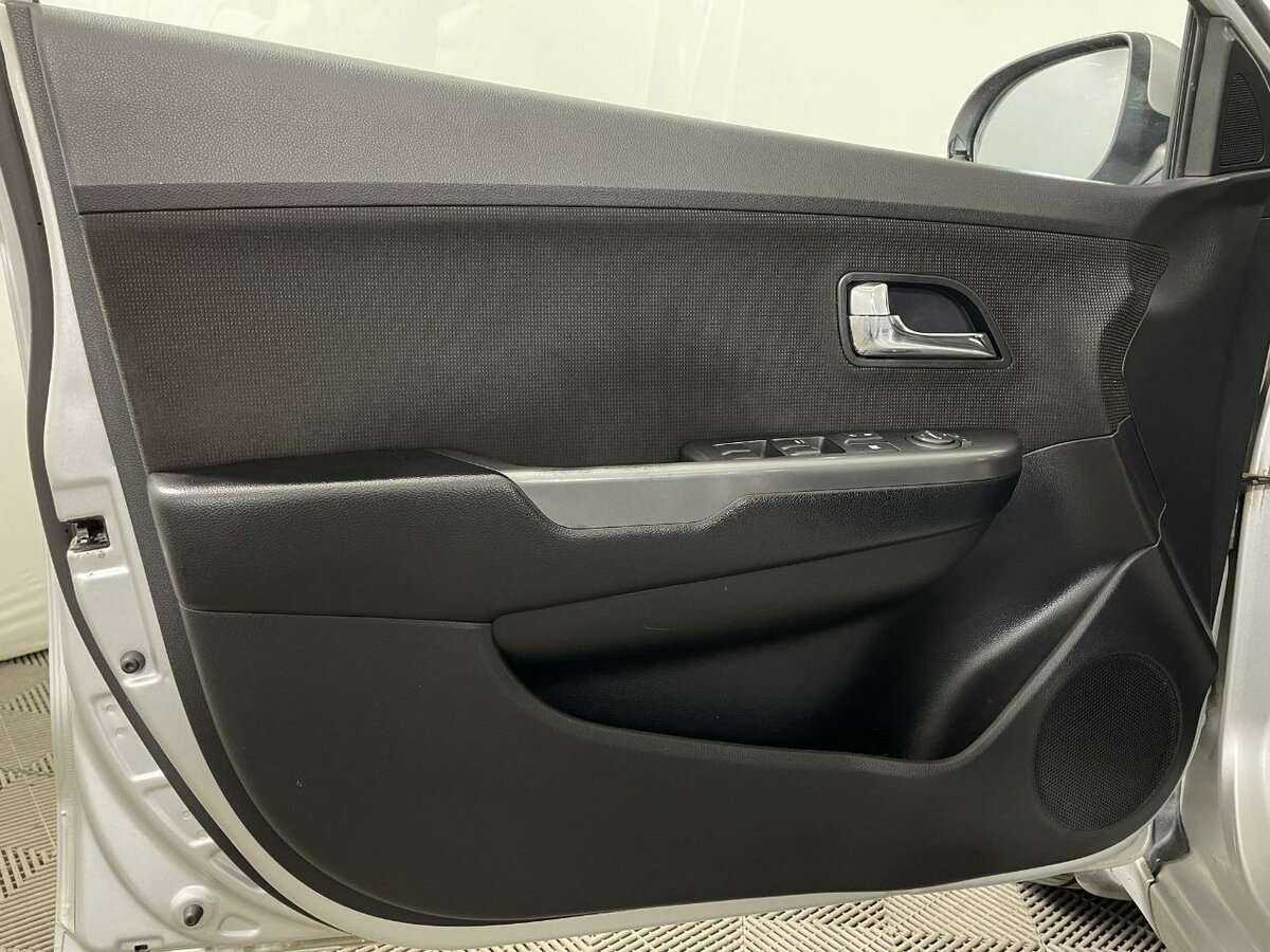 Купить Kia Rio с пробегом. Фото: #7