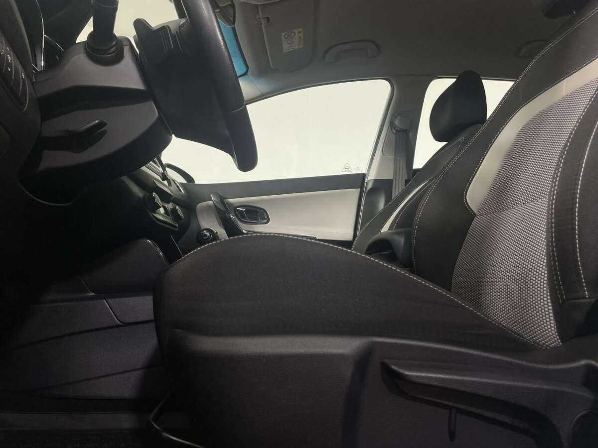 Купить Kia Ceed с пробегом. Фото: #9