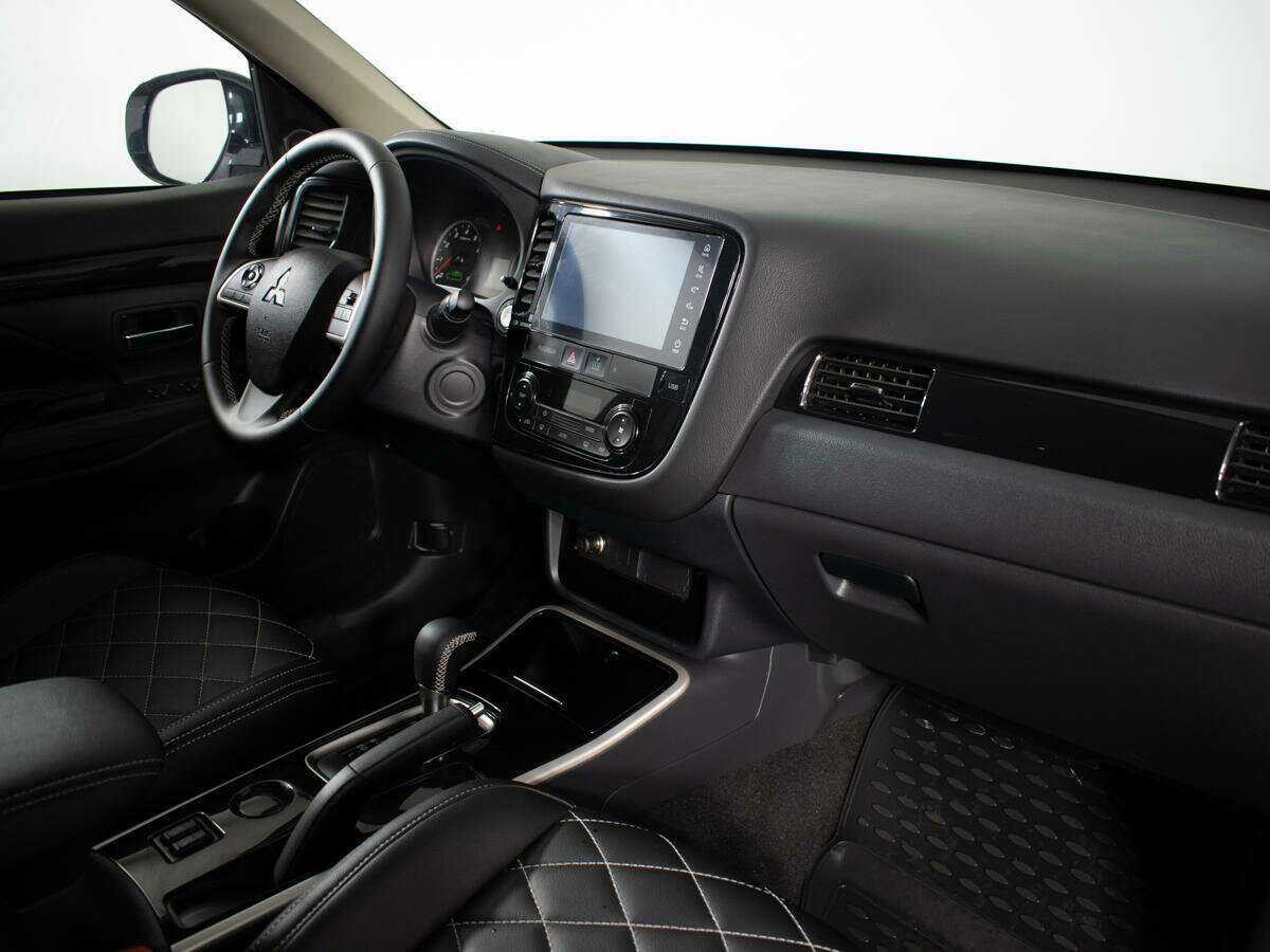 Купить Mitsubishi Outlander с пробегом. Фото: #8
