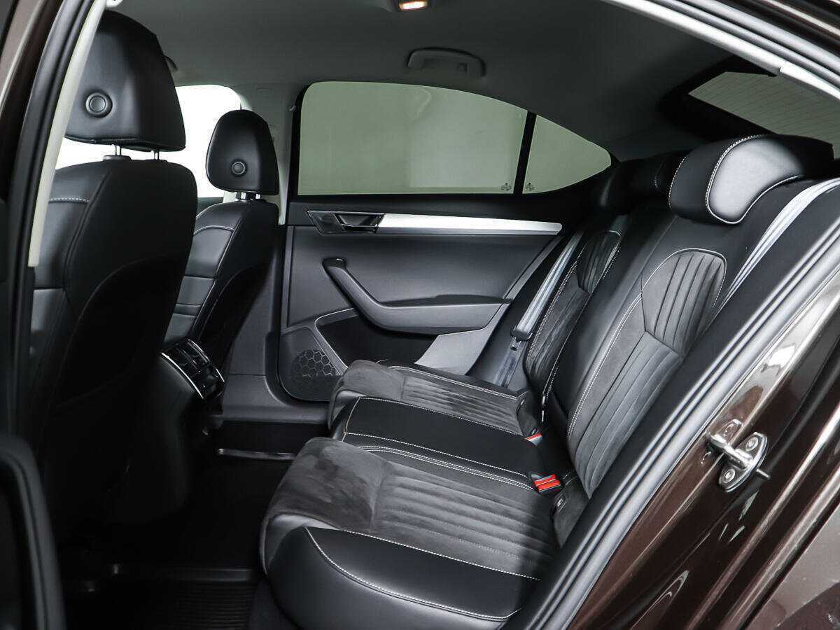 Купить Skoda Superb с пробегом. Фото: #9