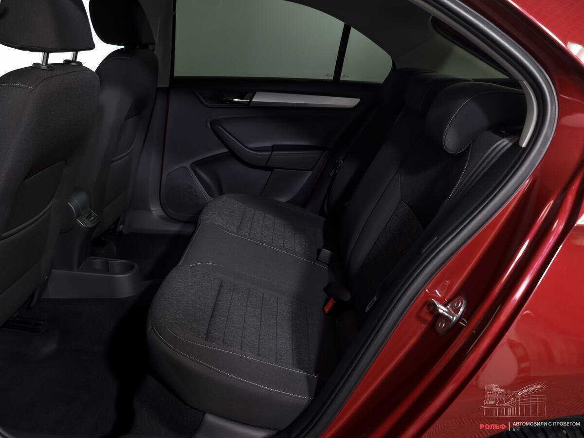Купить Skoda Rapid с пробегом. Фото: #8