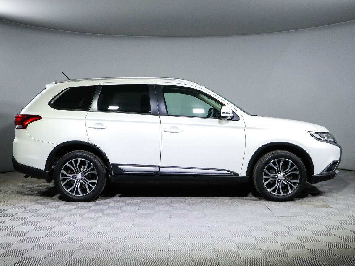 Купить Mitsubishi Outlander с пробегом. Фото: #2