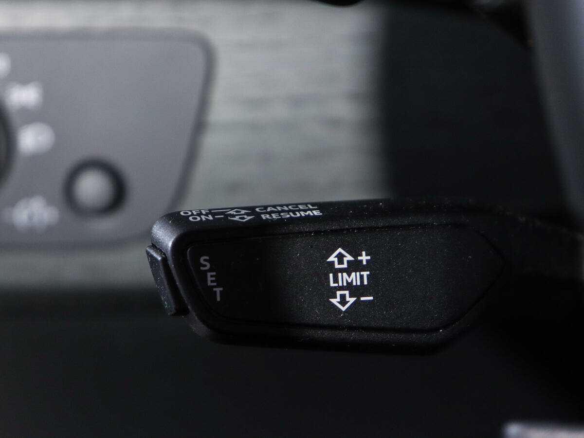 Купить Audi A4 с пробегом. Фото: #18