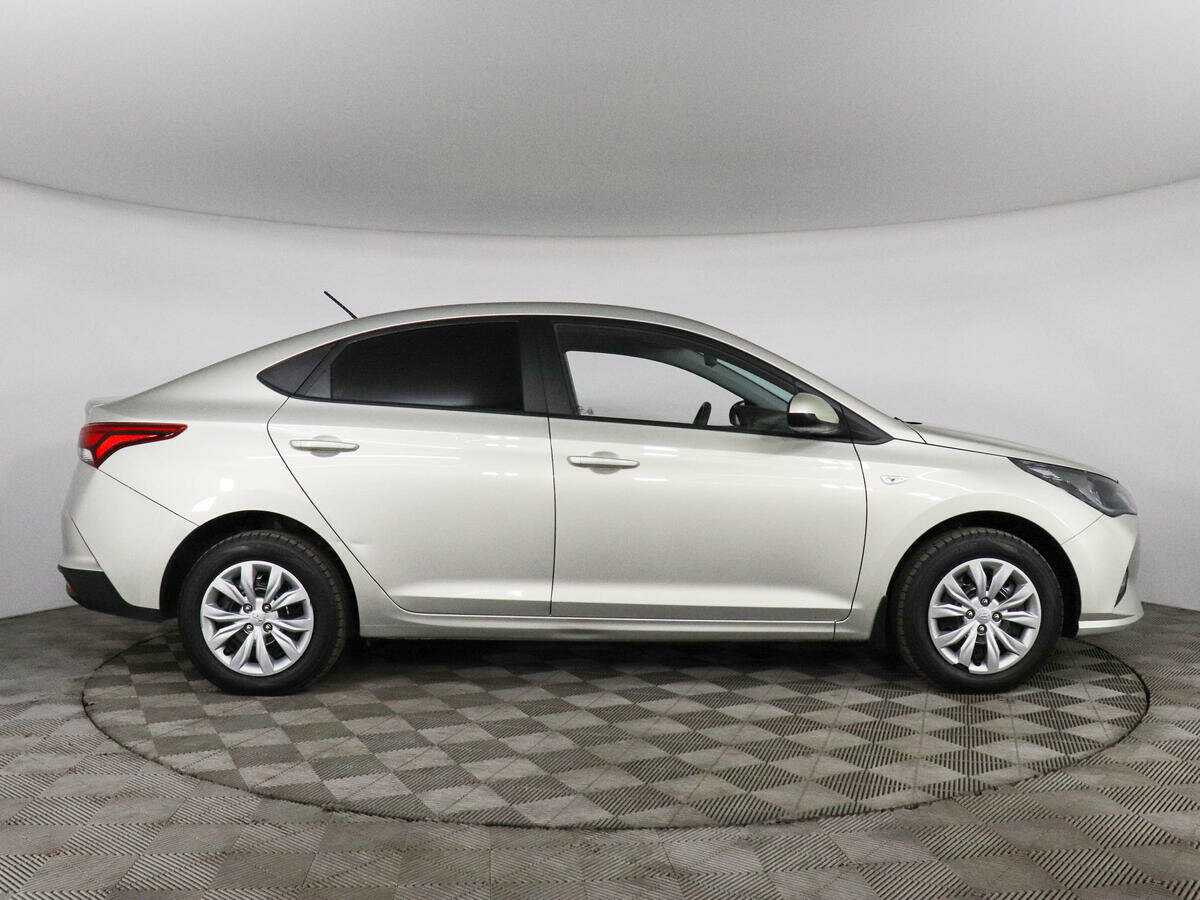 Купить Hyundai Solaris с пробегом. Фото: #3