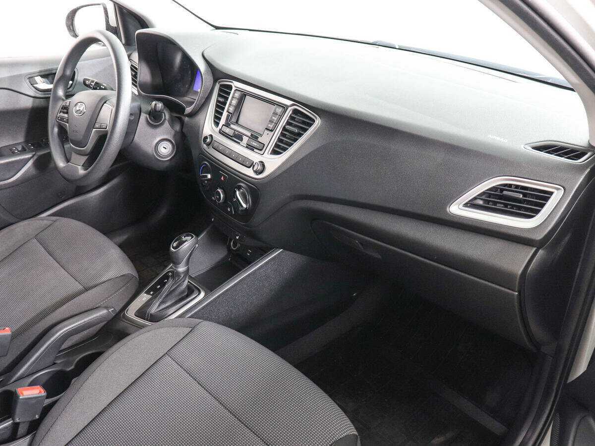 Купить Hyundai Solaris с пробегом. Фото: #9