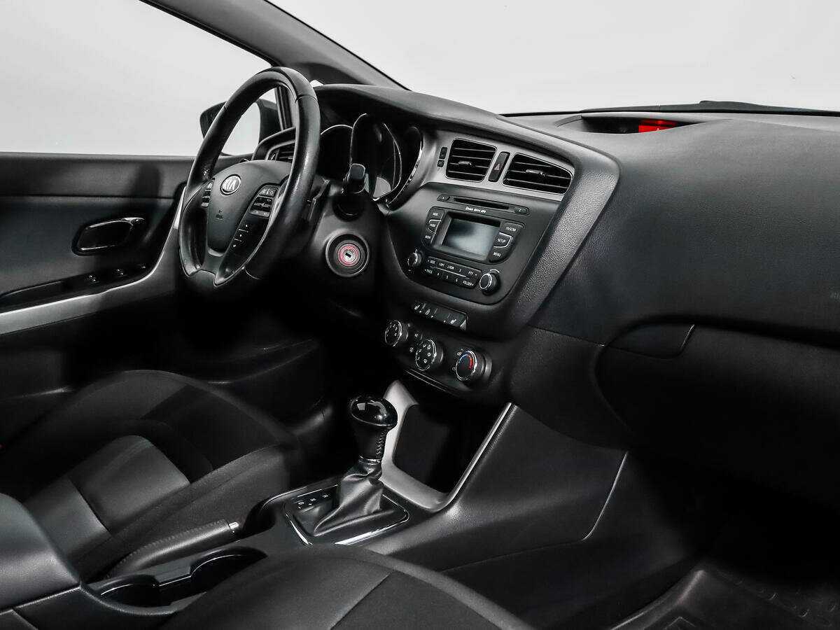 Купить Kia Ceed с пробегом. Фото: #10