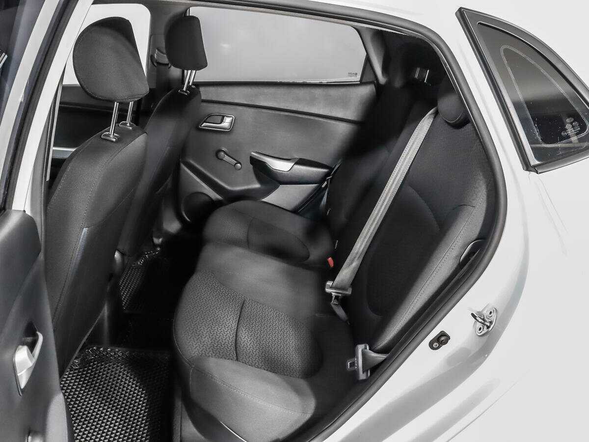 Купить Kia Rio с пробегом. Фото: #9