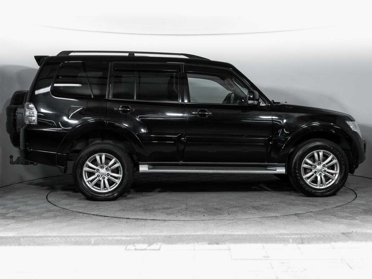 Купить Mitsubishi Pajero с пробегом. Фото: #3