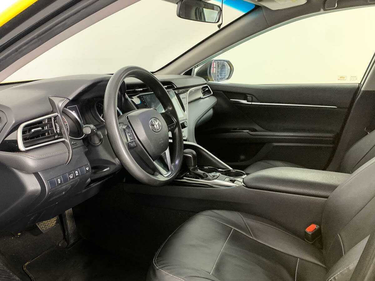 Купить Toyota Camry с пробегом. Фото: #8