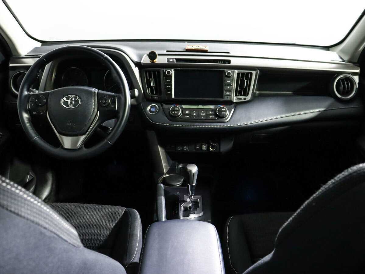 Купить Toyota RAV4 с пробегом. Фото: #9