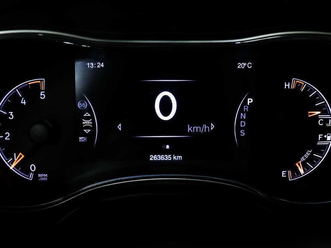 Купить Jeep Grand Cherokee с пробегом. Фото: #9