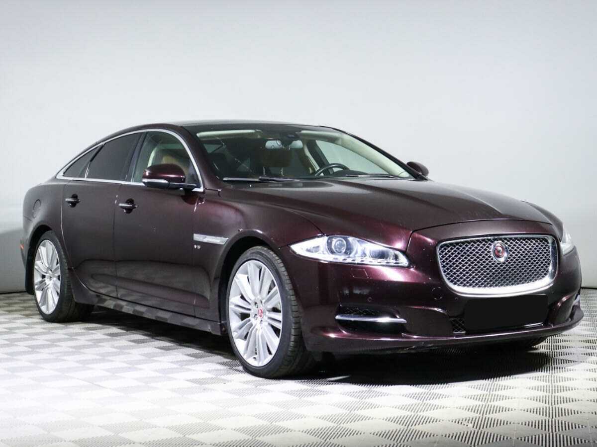 Купить Jaguar XJ с пробегом. Фото: #2