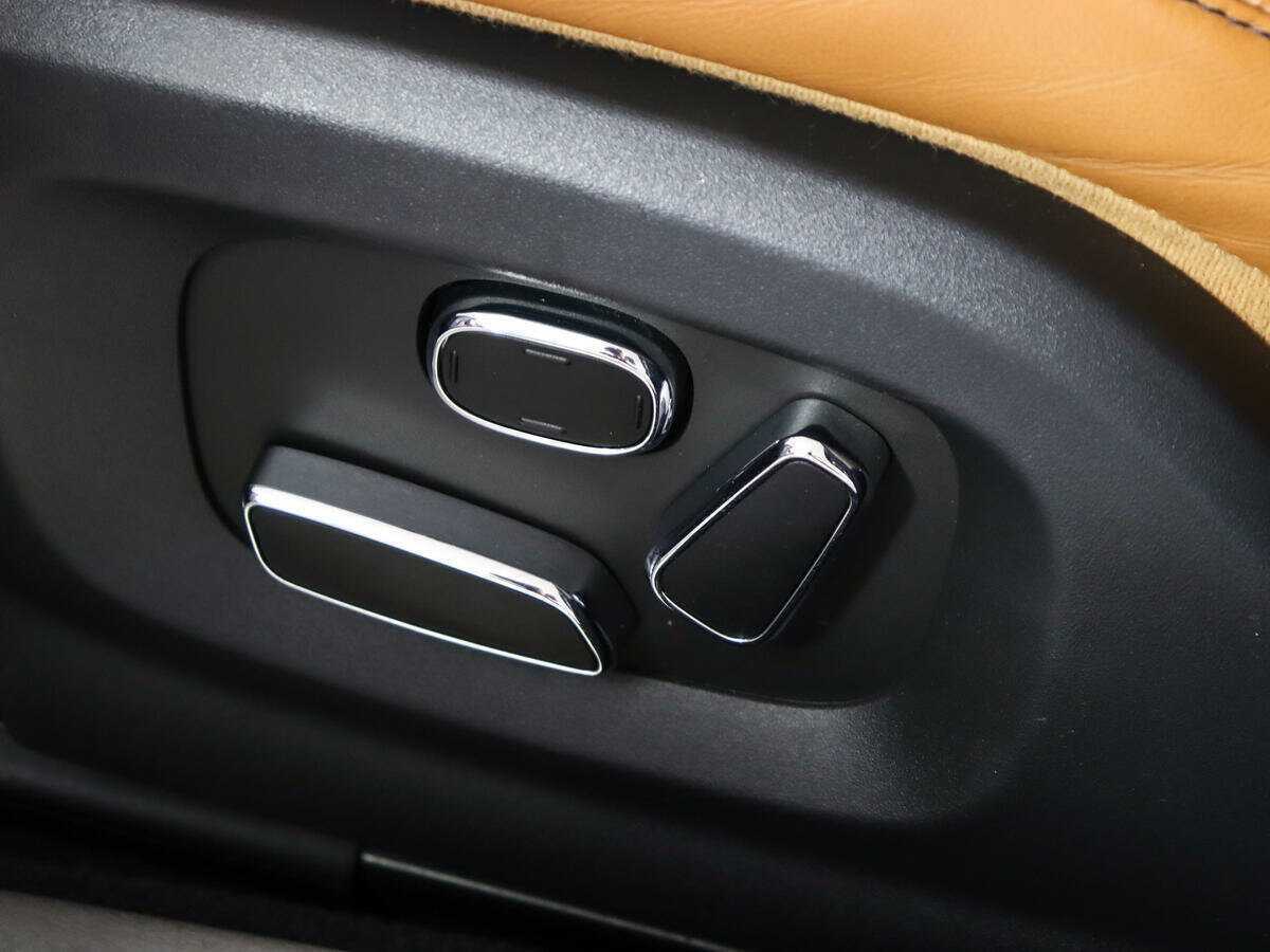 Купить Jaguar XJ с пробегом. Фото: #22