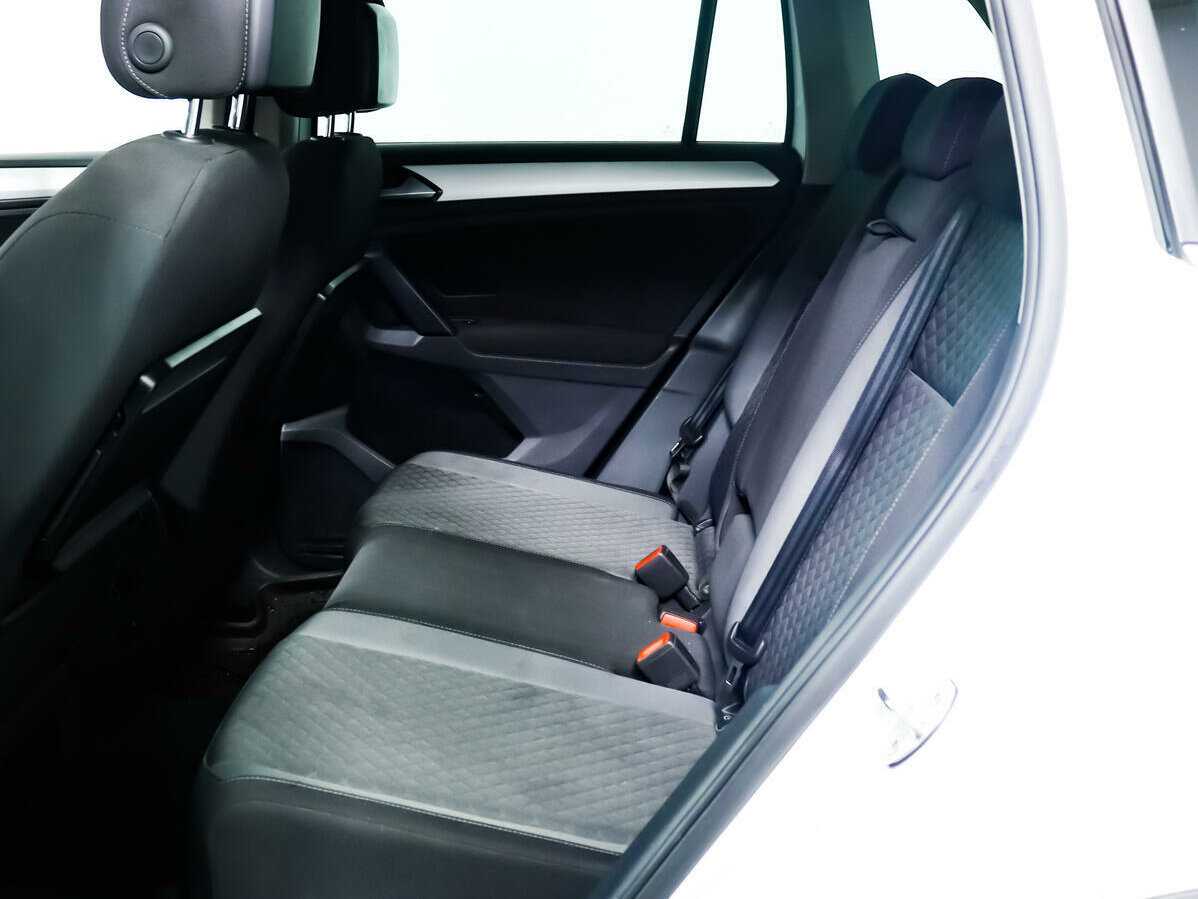 Купить Volkswagen Tiguan с пробегом. Фото: #11