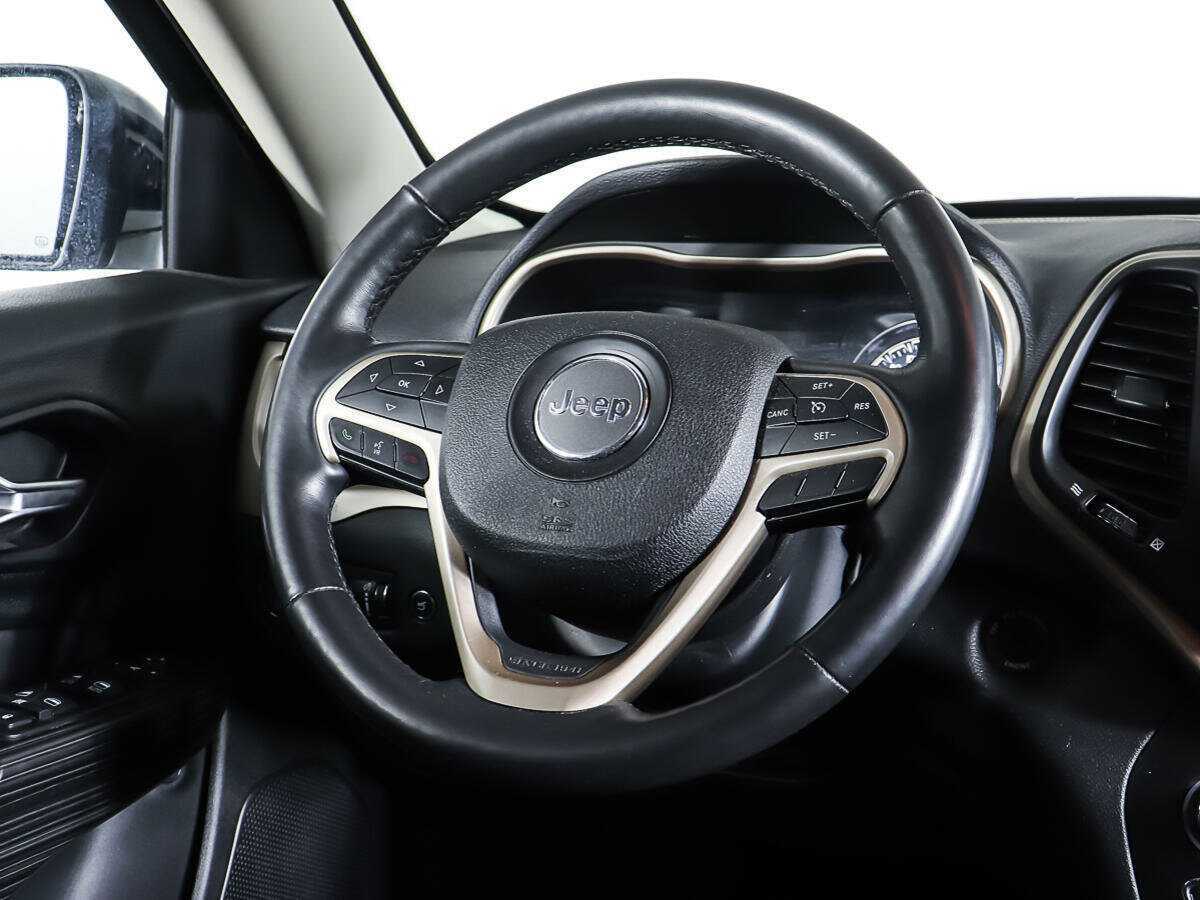 Купить Jeep Cherokee с пробегом. Фото: #16