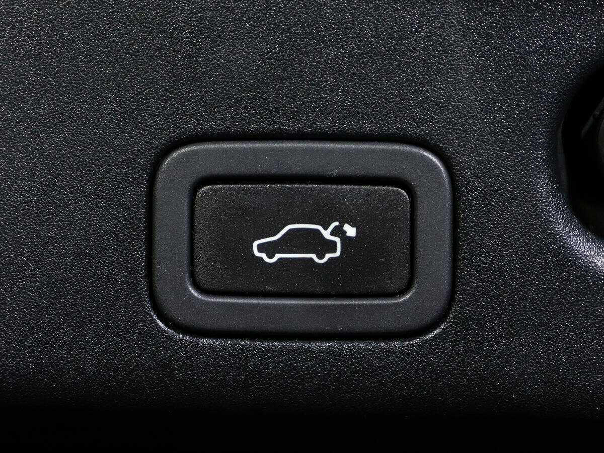 Купить Jaguar XJ с пробегом. Фото: #21