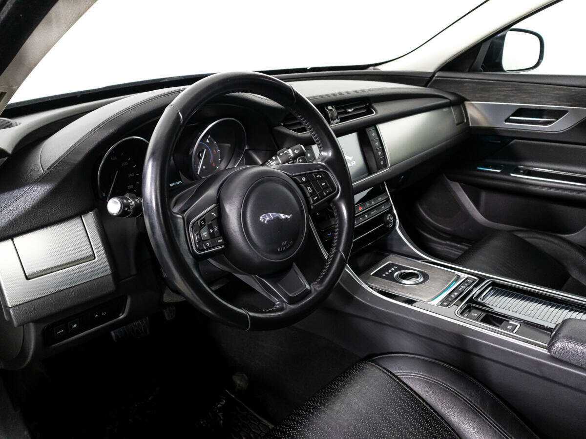 Купить Jaguar XF с пробегом. Фото: #10