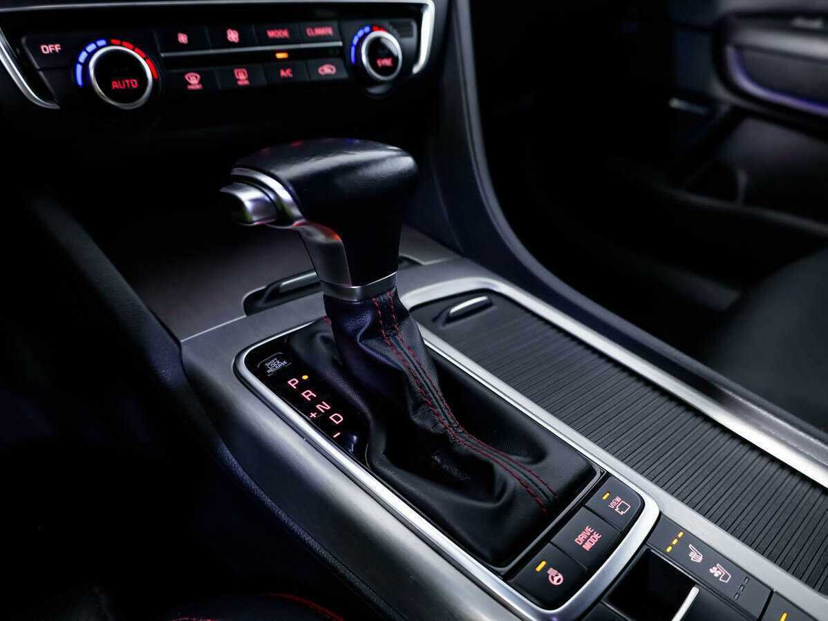 Купить Kia Optima с пробегом. Фото: #18