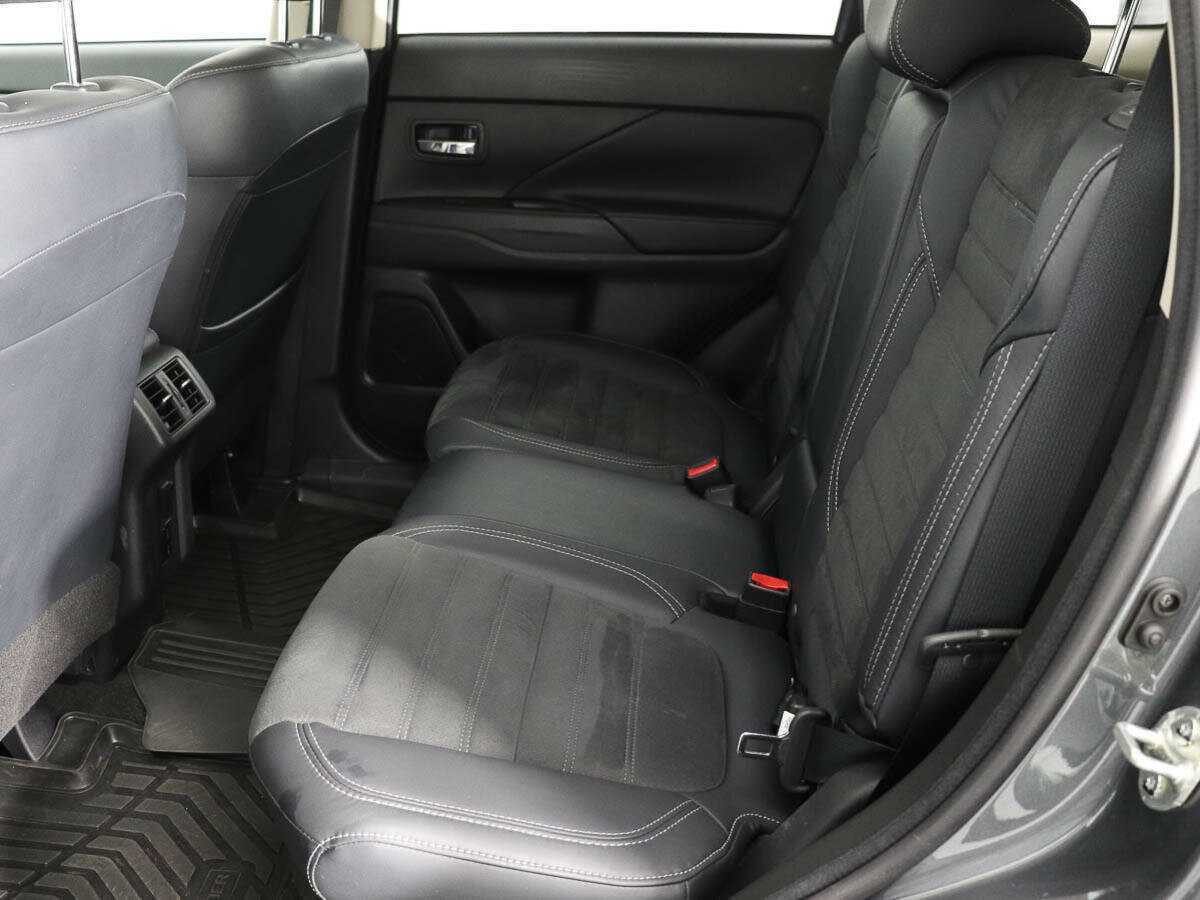 Купить Mitsubishi Outlander с пробегом. Фото: #10
