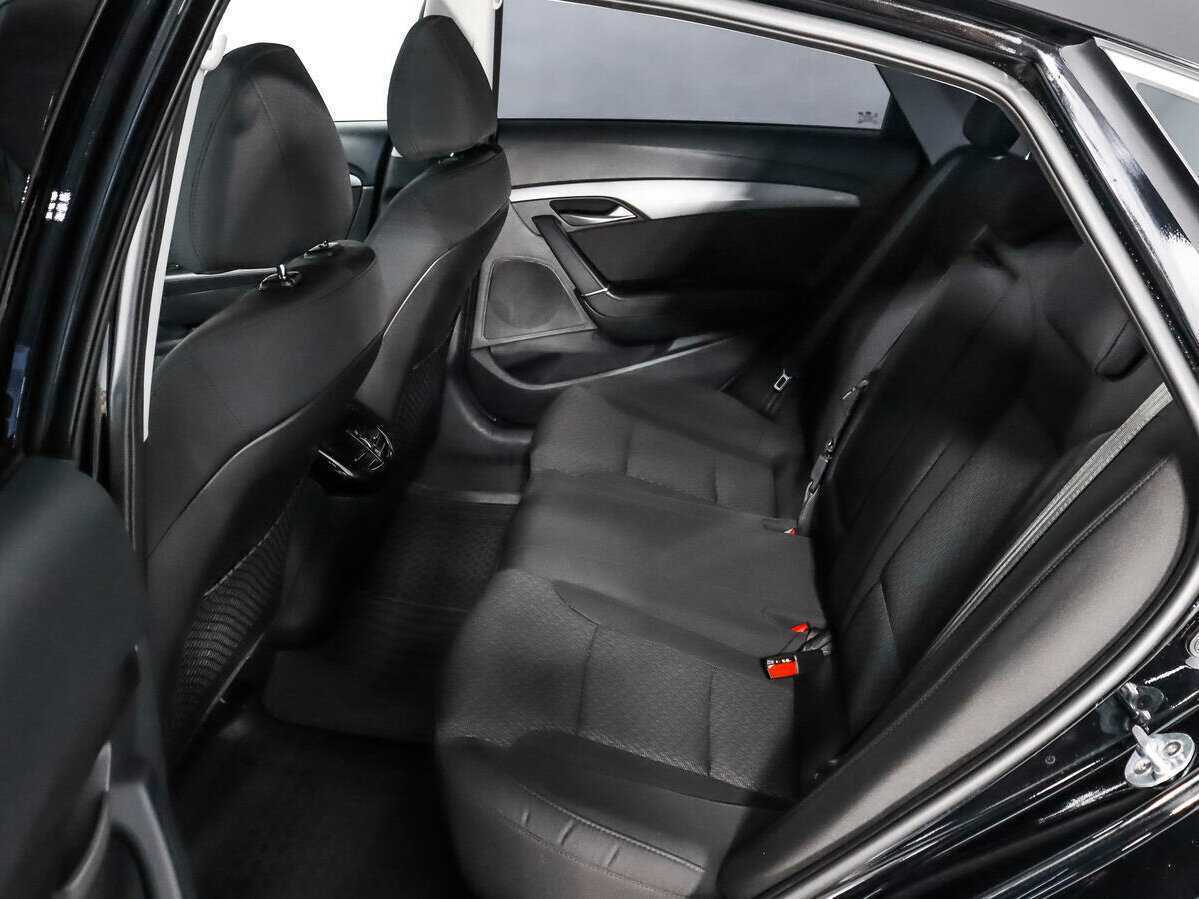 Купить Hyundai i40 с пробегом. Фото: #9