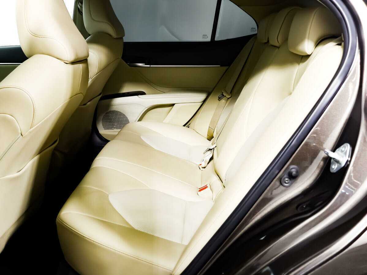 Купить Toyota Camry с пробегом. Фото: #11