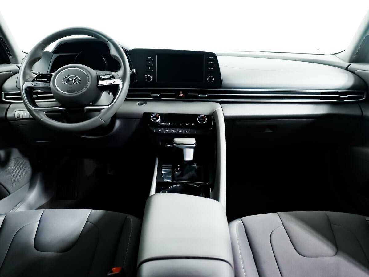 Купить Hyundai Elantra с пробегом. Фото: #10