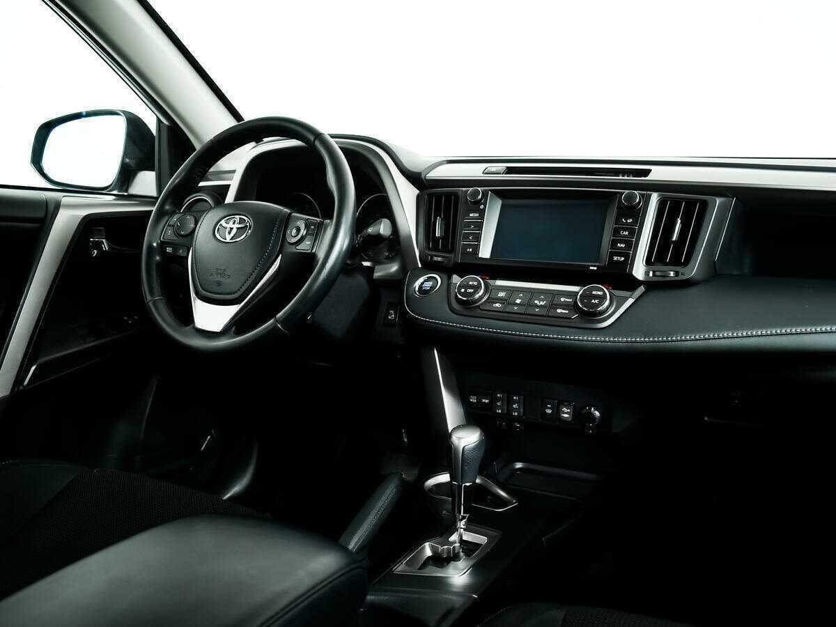 Купить Toyota RAV4 с пробегом. Фото: #8