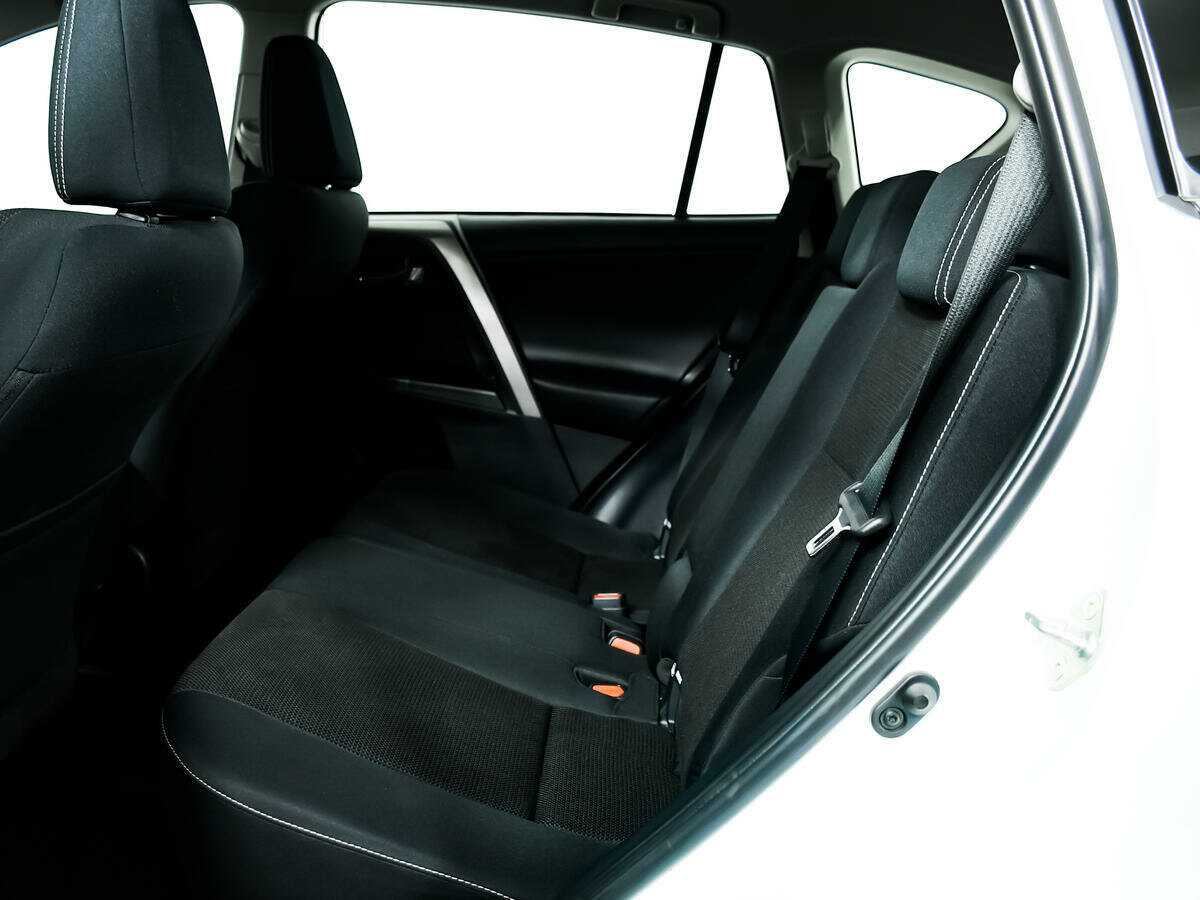 Купить Toyota RAV4 с пробегом. Фото: #11