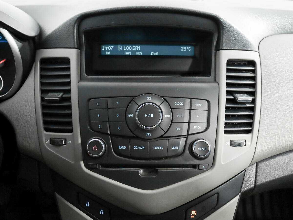 Купить Chevrolet Cruze с пробегом. Фото: #12