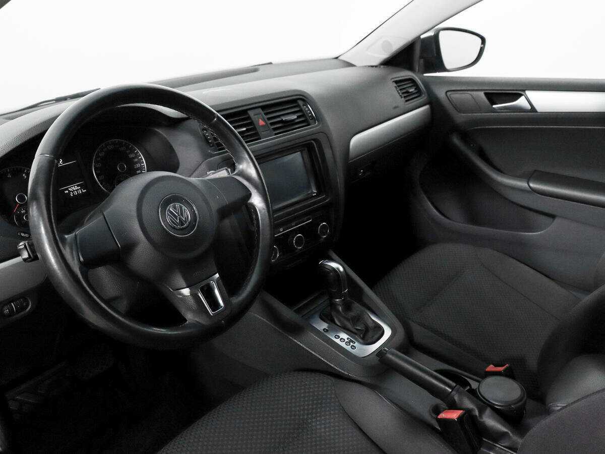 Купить Volkswagen Jetta с пробегом. Фото: #8