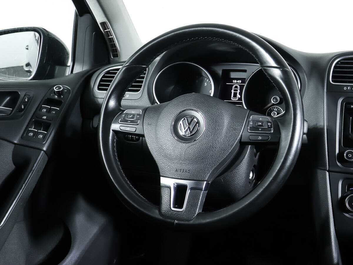 Купить Volkswagen Golf с пробегом. Фото: #10