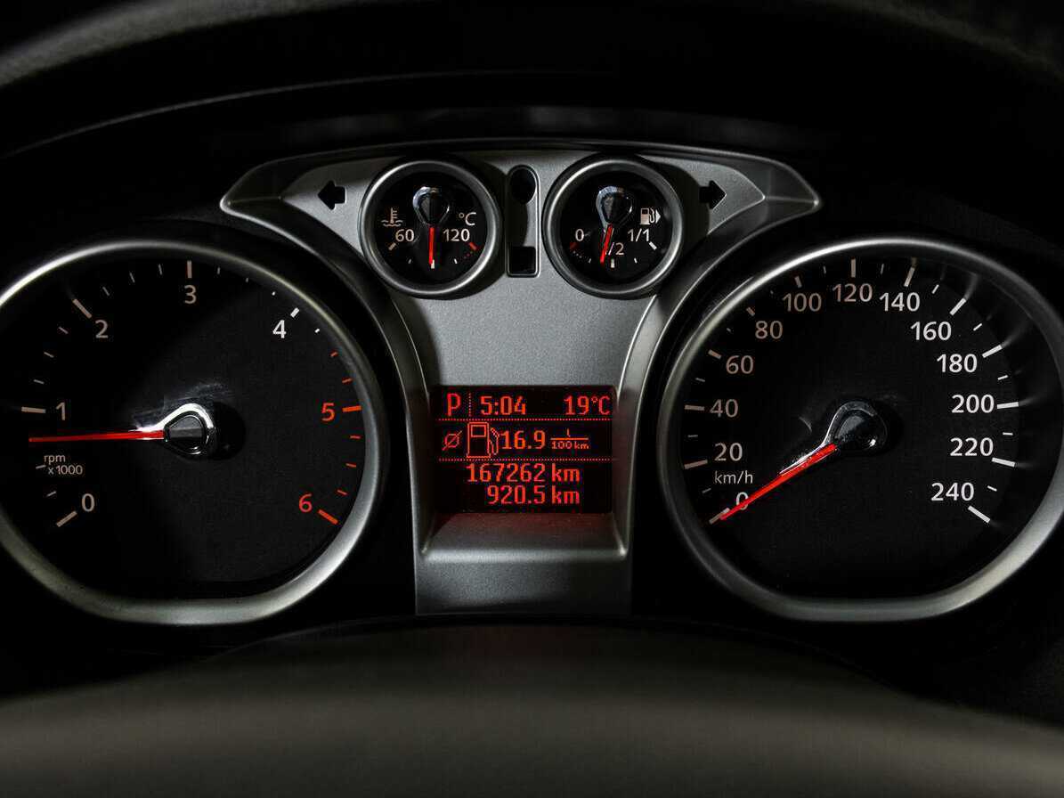 Купить Ford Kuga с пробегом. Фото: #17