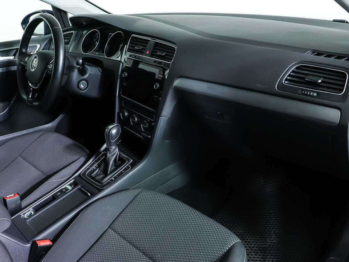 Купить Volkswagen Golf с пробегом. Фото: #9