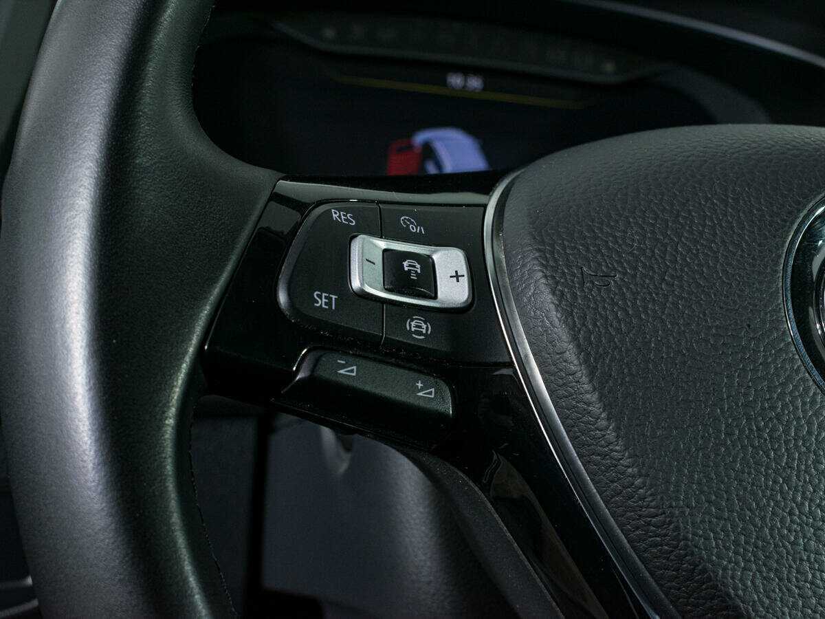 Купить Volkswagen Tiguan с пробегом. Фото: #13