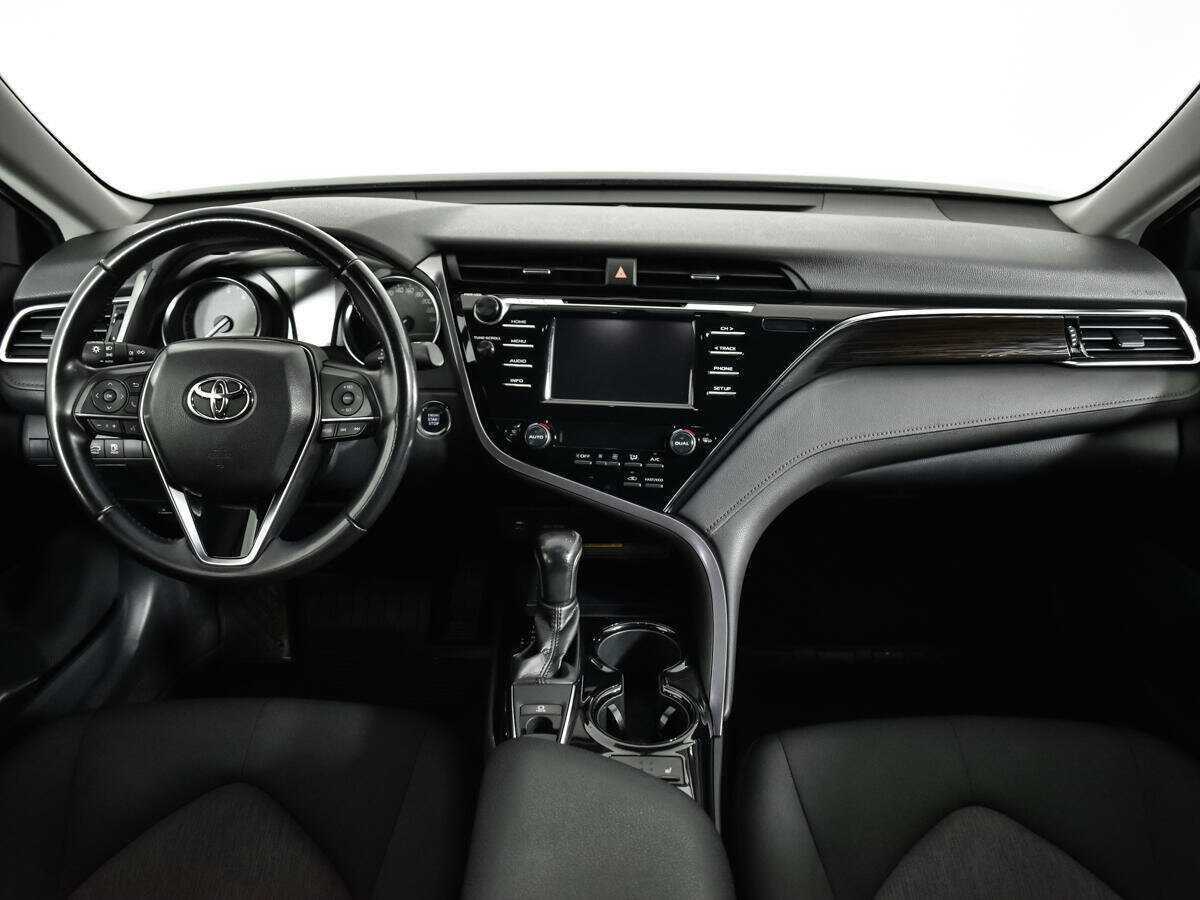 Купить Toyota Camry с пробегом. Фото: #11