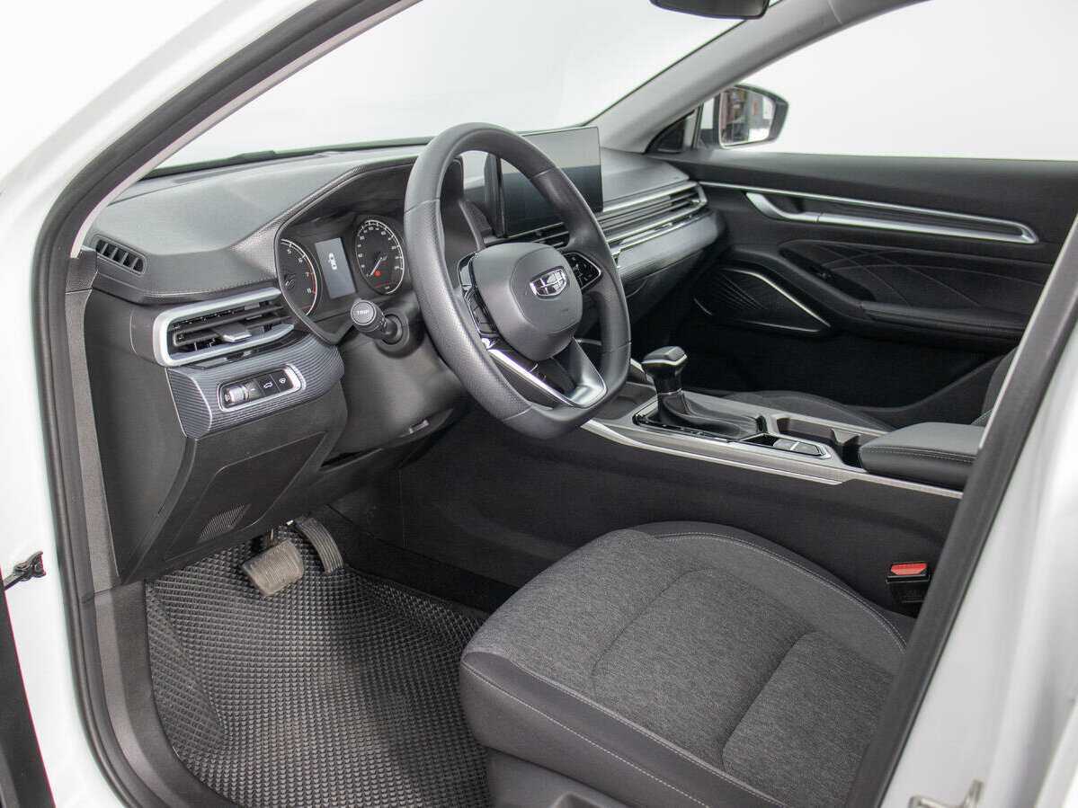 Купить Geely Emgrand с пробегом. Фото: #9