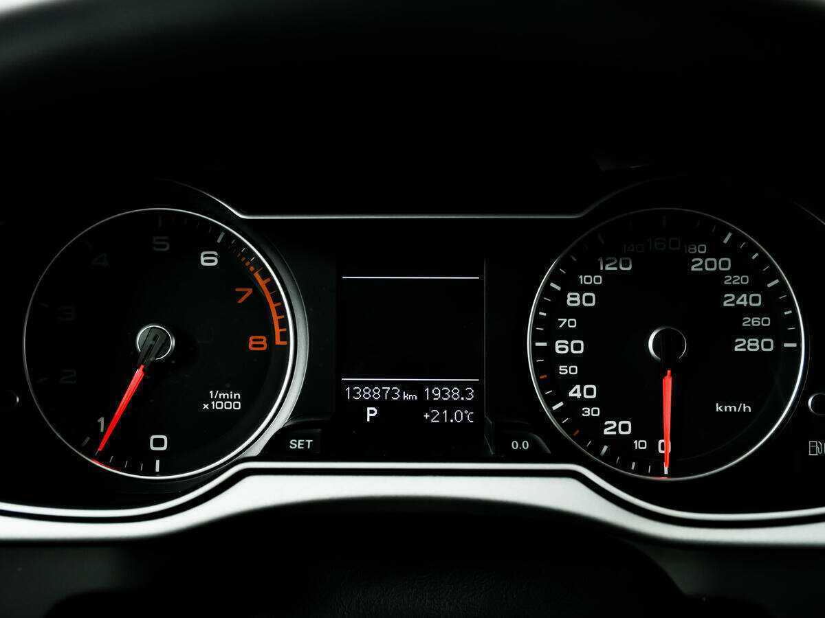 Купить Audi A4 с пробегом. Фото: #8