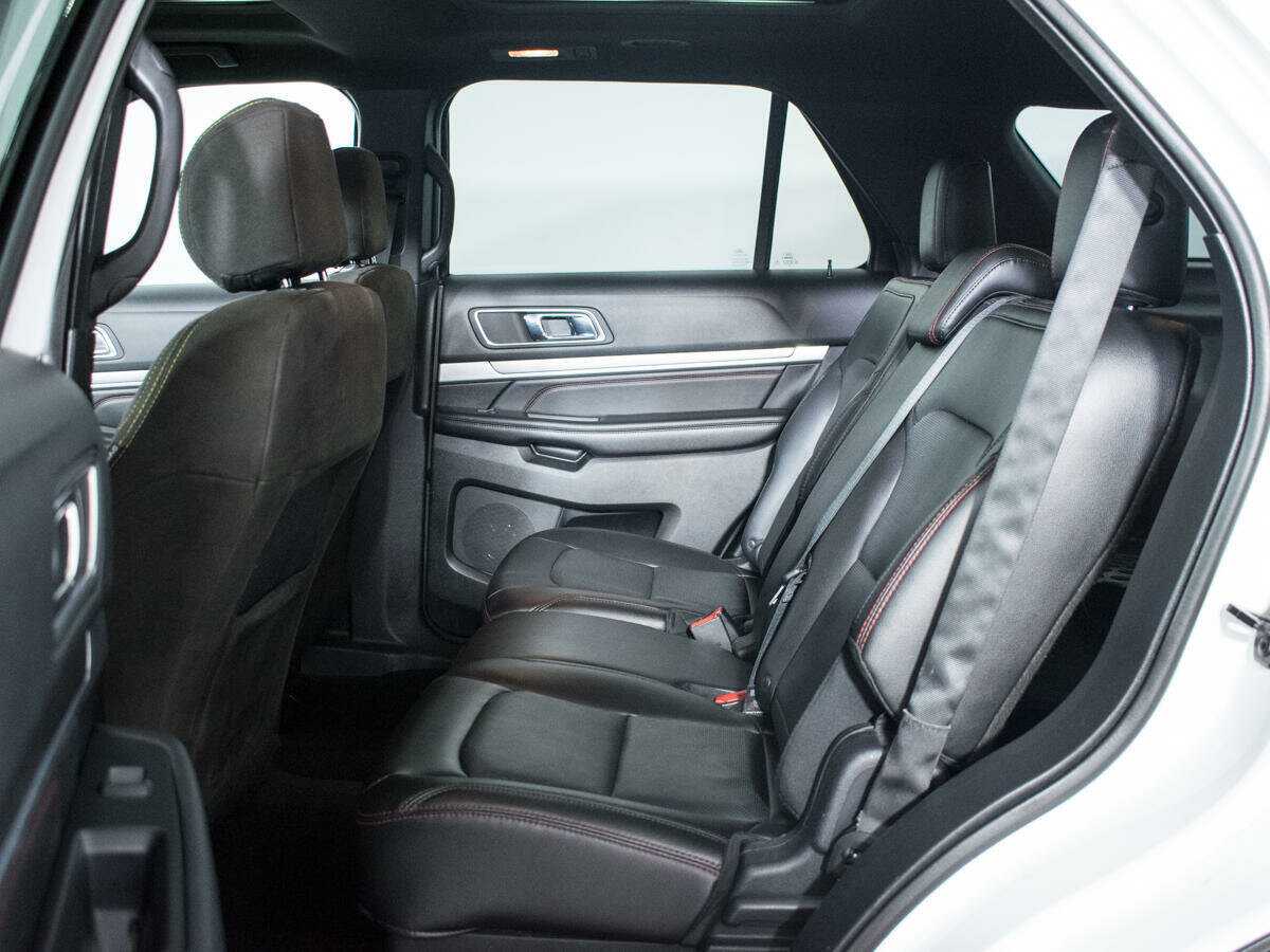 Купить Ford Explorer с пробегом. Фото: #6