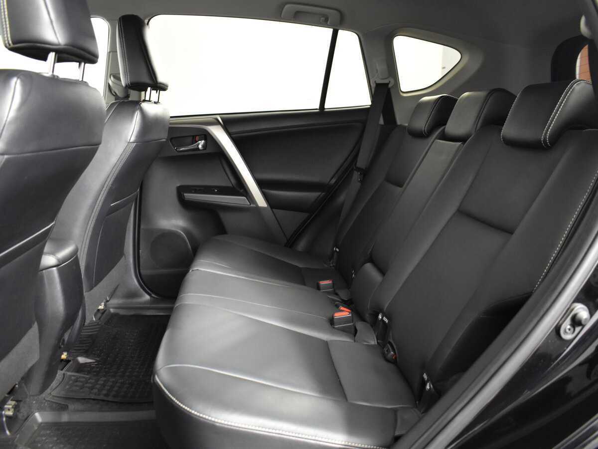Купить Toyota RAV4 с пробегом. Фото: #7