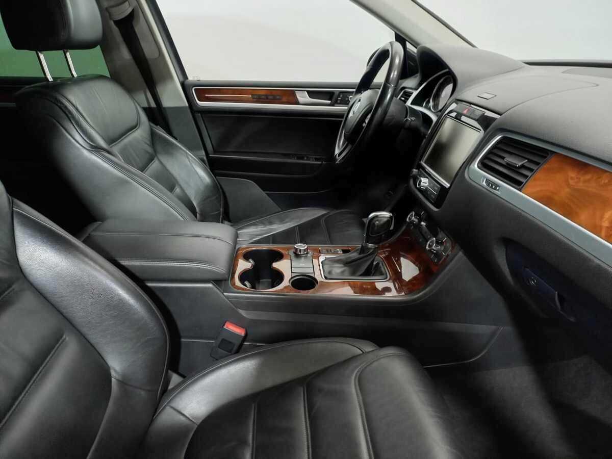 Купить Volkswagen Touareg с пробегом. Фото: #9