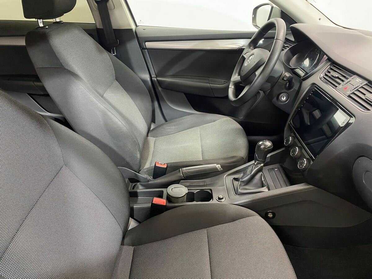Купить Skoda Octavia с пробегом. Фото: #9