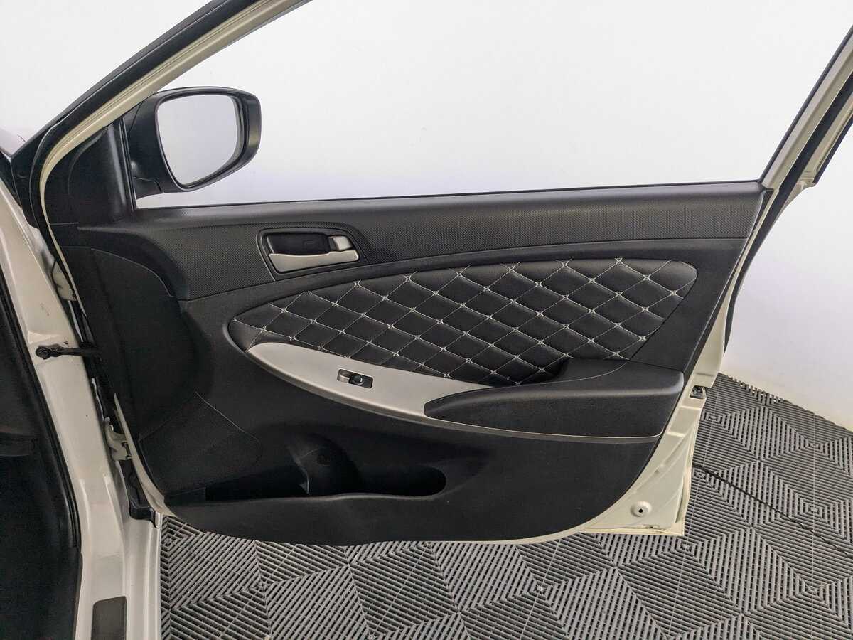 Купить Hyundai Solaris с пробегом. Фото: #19