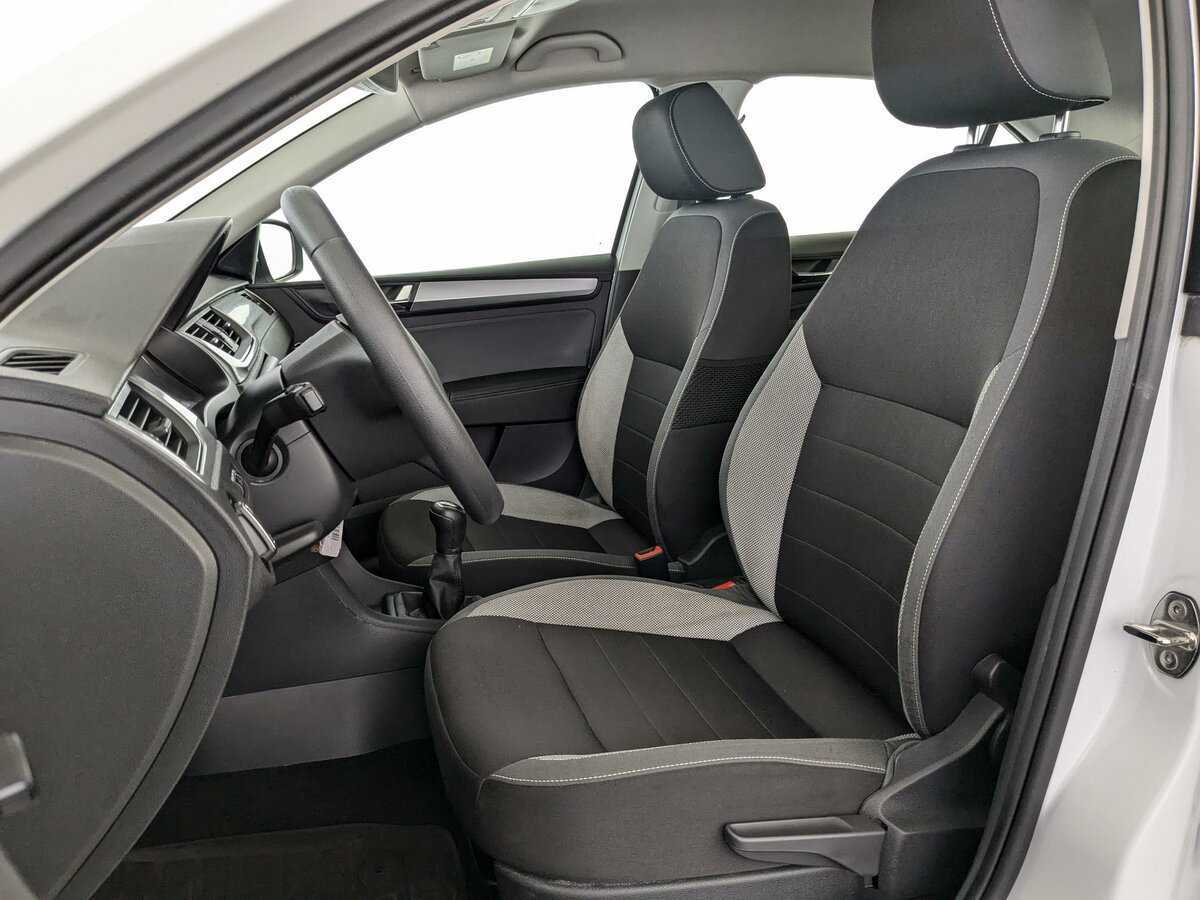 Купить Skoda Rapid с пробегом. Фото: #12