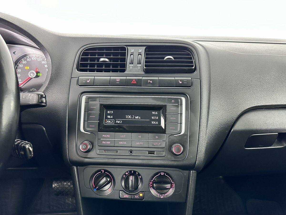 Купить Volkswagen Polo с пробегом. Фото: #11