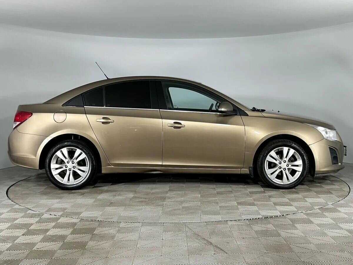 Купить Chevrolet Cruze с пробегом. Фото: #4